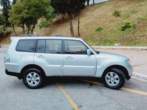 MITSUBISHI PAJERO FULL 3.2 HPE 4X4 16V TURBO INTERCOOLER DIESEL 4P AUTOMÁTICO MITSUBISHI PAJERO FULL 3.2 HPE 4X4 16V TURBO INTERCOOLER DIESEL 4P AUTOMÁTICO
